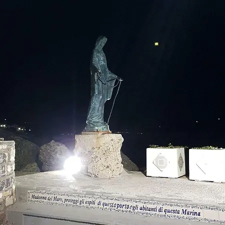 Petra Marina דירה *